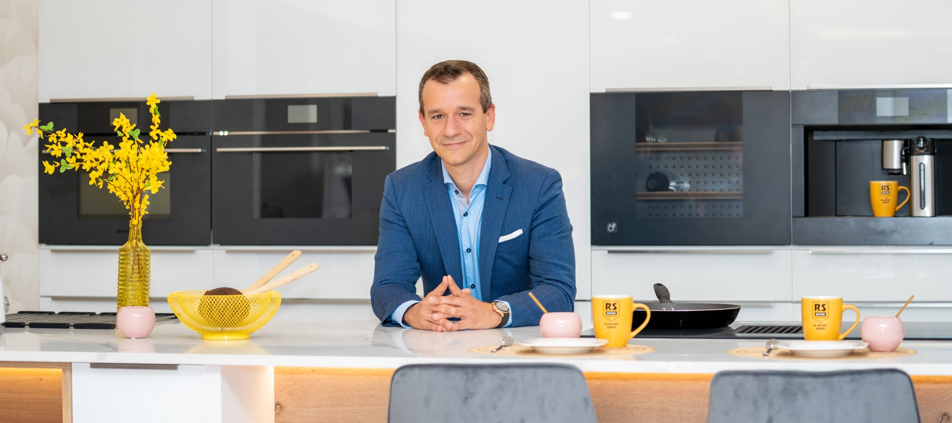 RS Bútor - MBIK Zrt., RS Bútorpiac Kft.